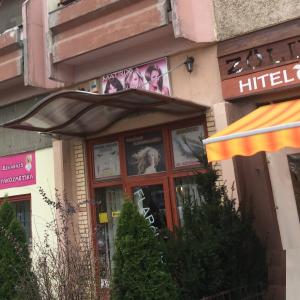 Policarbonát tető referencia 1 Bo-Jász Kft Árnyékolástechnika