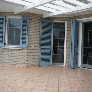 Szúnyogháló a teraszajtón, ablakon, méretre készült keretben